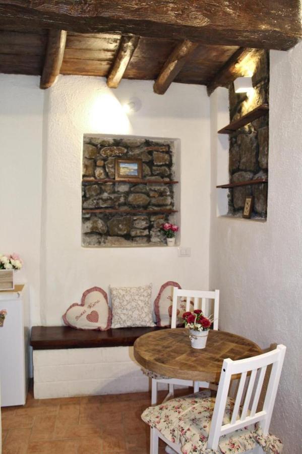 Torre Iolanda Bed & Breakfast Кампаняно ди Рома Екстериор снимка
